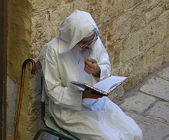 איפור של השחקן אריק משעלי כבאבא סאלי לתוכנית
